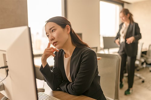 勝手に残業した社員の残業代は支払うべき？ 会社の対応を弁護士...